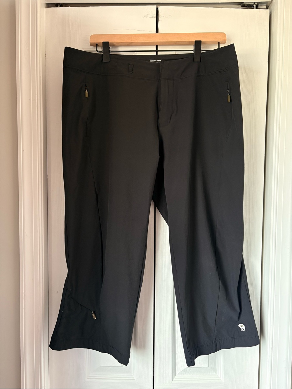 Mountain Hardwear Black Capri Pants